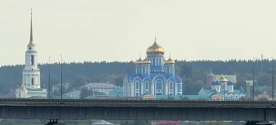 Задонский монастырь за рекой